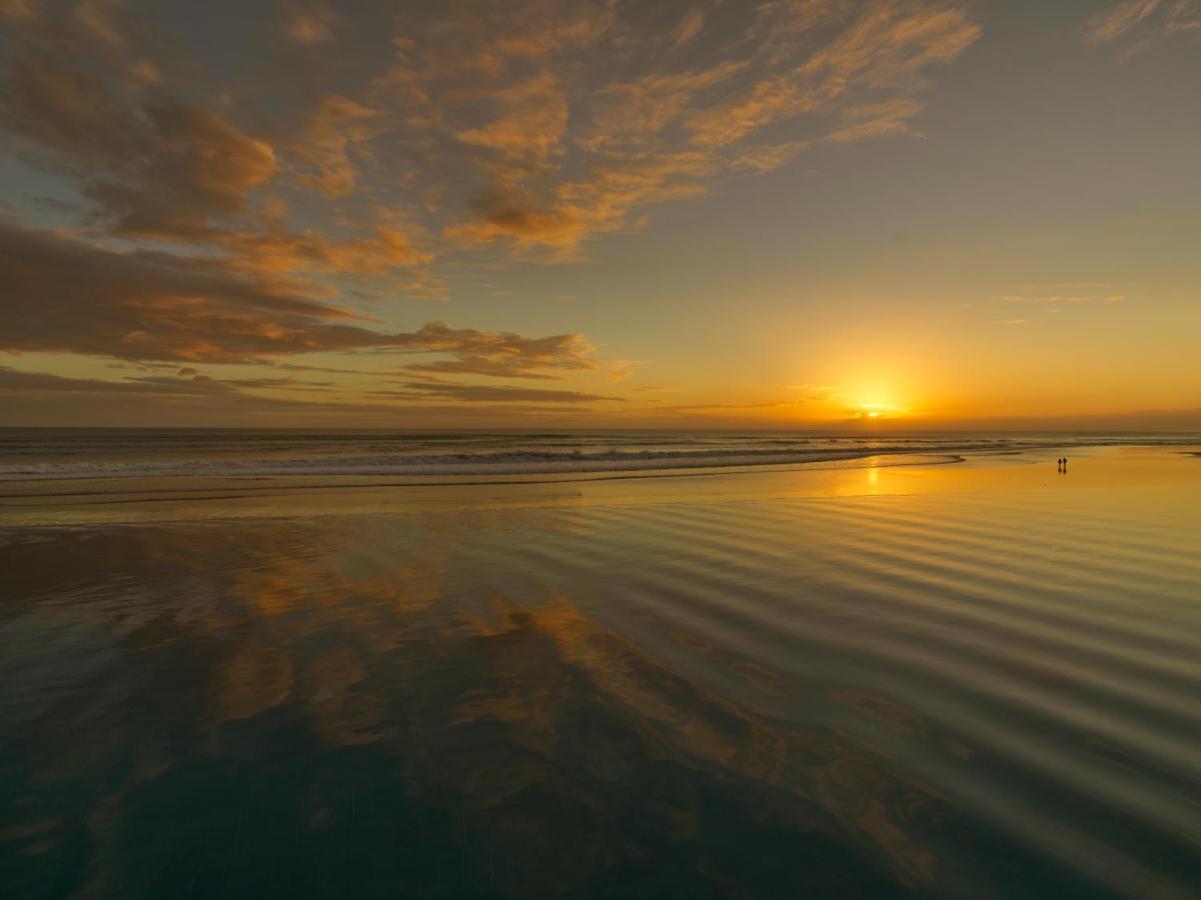 Отель The Legian Seminyak, Bali Экстерьер фото